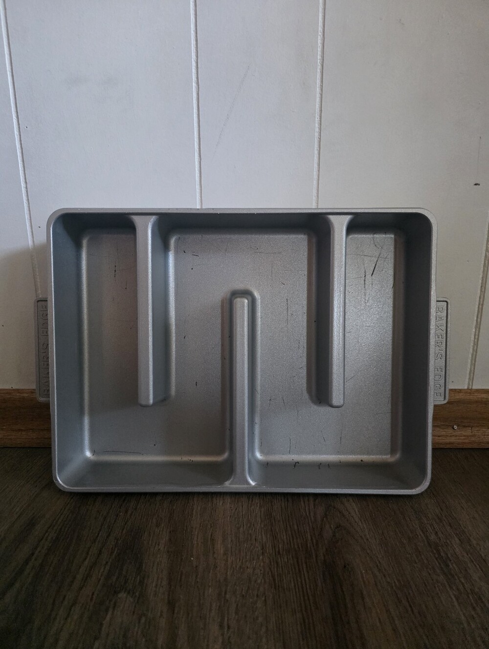 Baker's Edge Brownie Pan 9x12 Made In USA Cast Aluminum